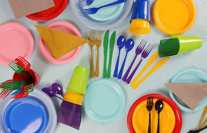 اهمیت رنگ در ظروف یکبار مصرف