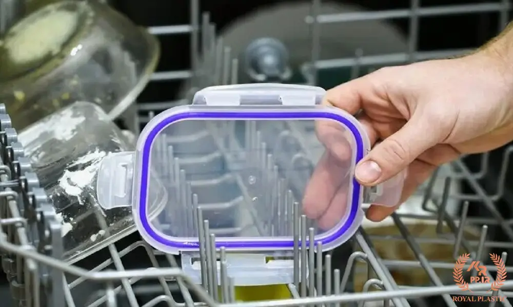  چگونه جرم ظروف پلاستیکی را تمیز کنیم